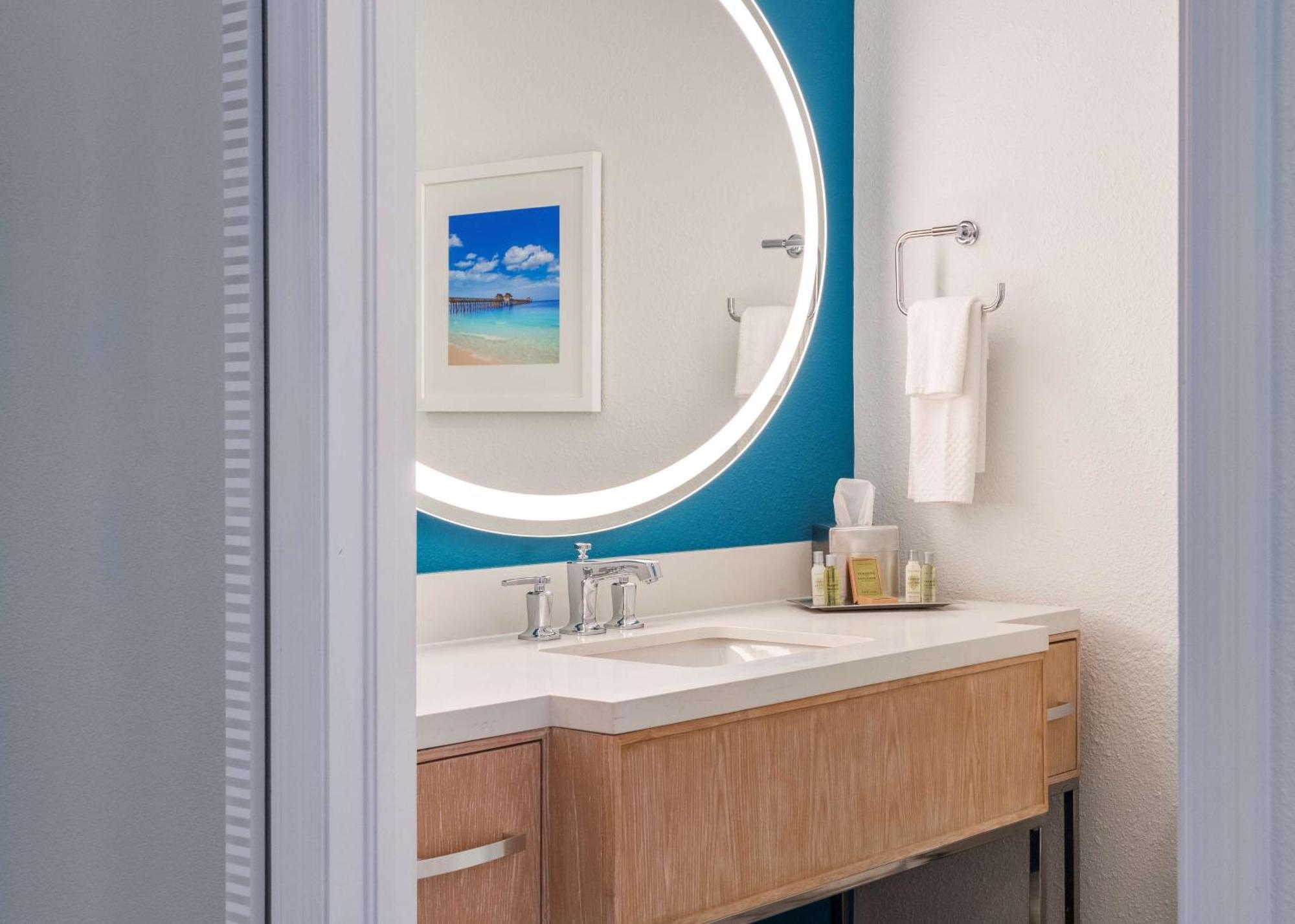 Doubletree Suites By Hilton Naples Naples Park Exterior foto