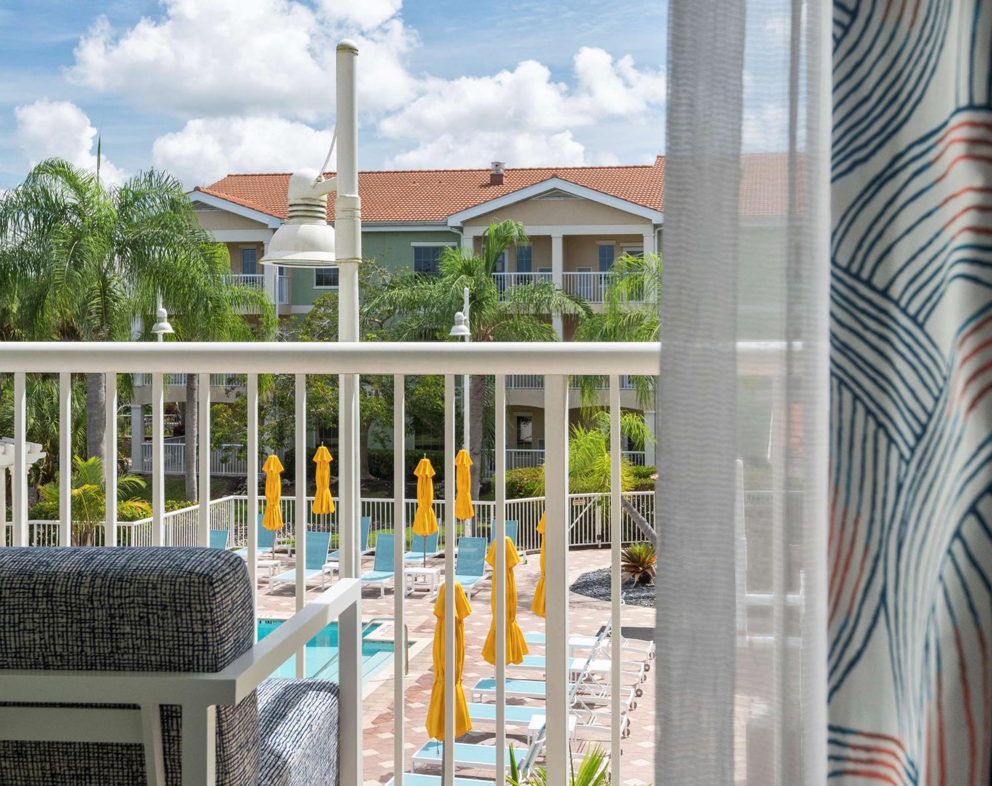 Doubletree Suites By Hilton Naples Naples Park Exterior foto