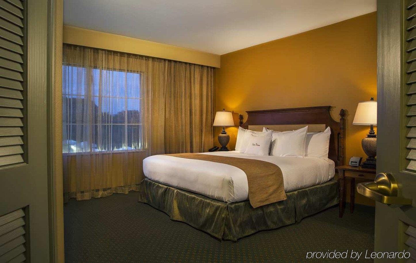 Doubletree Suites By Hilton Naples Naples Park Exterior foto